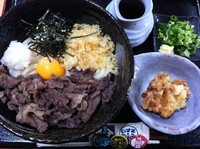 「佐賀牛肉玉ぶっかけ+鶏天(1P)」@東成麺家 うどん上々の写真