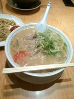 「たかばしラーメン　白」@たかばしラーメン 枚方店の写真