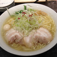 「しおラーメン」@茨木きんせいの写真