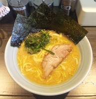 「砕き豚骨醤油らーめん：500円(OPEN記念価格)」@ラーメン 太一家の写真