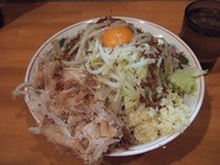 「小ラーメン　650円　汁なし80円　ニンニク」@豚星。の写真