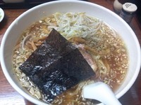 「らーめん大盛り(手打ち麺)+半チャーハン」@栄華軒の写真