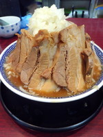 「ふじ麺680円＋小ブタ150円」@匠神角ふじ 柏店の写真