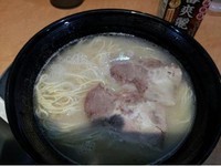 「とんこつラーメン　600円」@長浜ナンバーワン 博多デイトス店の写真