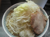 「らーめん中盛、野菜多め、味濃いめ、脂多め　ニンニクなし」@らーめん大 大久保店の写真