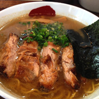 「限定豚トロチャーシュー醤油」@麺屋 三四郎の写真