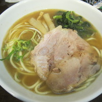 「ラーメン（７５０円）」@らーめん紬麦の写真