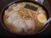 「中華そば・中盛・ワンタン（６８０＋６０＋１２０＝８６０円）」@神田大勝軒の写真