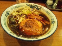 「中華そば７００円＋小ライス１００円」@富山ブラックラーメン だらんま 神田本店の写真