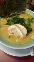 「醤油豚骨ラーメン」@横浜家系ラーメン 松田家 志木店の写真
