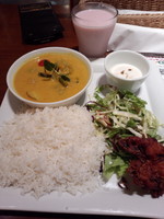 「春野菜のカレー・ドリンクセット1,380円」@SITAARA DINER エキュート品川店の写真