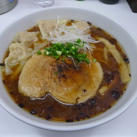 「源醤ワンタン麺　930円」@麺や金時の写真