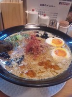 「まろやか坦々ブラック（800円）」@金久右衛門 梅田店の写真