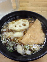 「天ぷら小2ヶそば（ハムカツ・れんこん）370円」@立喰そば・うどん ふじの写真