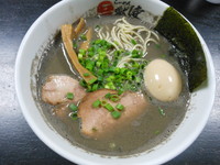 「最凶煮干そば＋味付け半熟玉子」@最凶煮干そば 獣煮使の写真