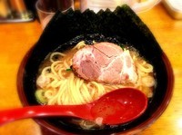 「濃厚豚骨醤油らーめん(並)＋海苔7枚」@濃厚豚骨醤油ラーメン 太龍軒 田町店の写真