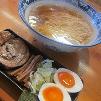 「拉珈酒亭らーめん（７００円）＋半味玉（５０円）」@拉珈酒亭の写真