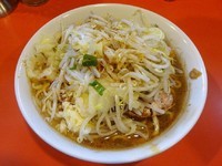 「ラーメン（700円）ヤサイニンニクカラメ」@ラーメン二郎 仙川店の写真