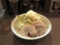 「ラーメン（野菜多め・ニンニク・アブラ）」@ラーメン どんの写真