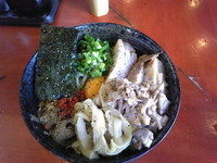 「まぜそば＋特製」@二代目狼煙 本店 葉隠製麺の写真