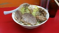 「ラーメン（並）全部増し+小豚」@モッコリ豚の写真
