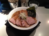 「煮豚そば醤油」@SOBAHOUSE金色不如帰の写真