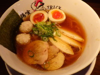 「特製鶏醤油らーめん」@鶏喰～TRICK～の写真