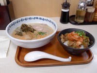 「高菜ラーメン、赤麺、替え玉W、キムチスタミナ丼M」@西海製麺所 稲城若葉台店の写真