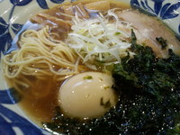 「醤油らーめん(780円)＋名古屋コーチン味玉(150円)」@らーめん 神田 磯野の写真