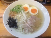 「地球の塩ラーメン(半熟塩味玉子入り) （800円）」@昭和歌謡ショーの写真