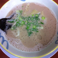 「ワンタンスープ 400円」@大砲ラーメン 別府海岸通り店の写真