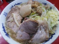 「ラーメン（麺少なめ）ニンニクアブラ」@ラーメン二郎 松戸駅前店の写真