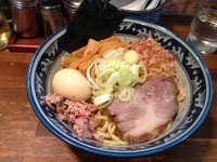 「油そば 750円 + 燻玉 100円」@兎に角 松戸店の写真