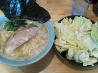 「ドカ盛りキャベラー＋中盛り」@らーめん 田中家の写真