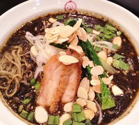 「黒ごまいっぱーいの坦々麺800円」@麺ダイニング ととこの写真