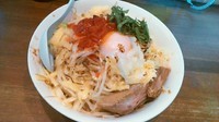 「まぜそばMIX(ワシワシ麺・ヤサイ、ニンニク) ￥880」@ラーメンアキラの写真