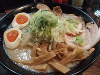 「醤油ラーメン大盛　730円　麺硬め/メンマ/煮玉子/ビール」@麺処 繋-Guの写真