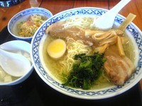 「タイルーメン (柳麺 かため)＋ミニチャーハン＋ミニ杏仁豆腐」@中国ラーメン 揚州商人 末吉橋店の写真