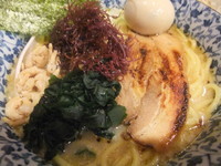 「エビラーメン大盛り＋味玉」@焼豚食道の写真