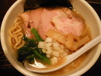 「焼き煮干しそば」@鶏そば専門店 前略。まるきゅうの写真