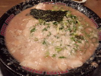 「とんこつラーメン」@無鉄砲 大阪店の写真