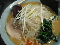 「味噌ラーメン特盛＋もやし＋サービス半ライス」@横浜家系ラーメン 壱蔵家の写真