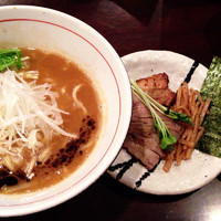 「豚骨ラーメン」@麺処 ほん田 nijiの写真