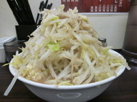 「ラーメン６８０円+野菜マシ＋アブラ+ニンニク」@らーめん虎丸の写真