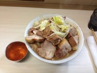 「小豚ラーメン＋ニンニクカラメトウガラシ」@ラーメン荘 歴史を刻め 本店の写真