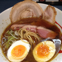 「黒 にほんいち醤油そば(840円)」@麺巧 潮の写真