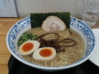 「醤油らーめん+煮卵２個」@麺房 松の写真