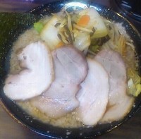 「背油煮干らーめん・760円」@丸め～背脂煮干～の写真