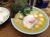 「ラーメン固め・多め・うずら➕ライス」@ラーメン壱六家 磯子本店の写真