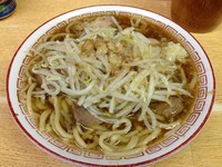 「小ブタラーメン 750円　麺半分・ニンニク・カラメ・アブラ」@ラーメン二郎 環七新代田店の写真